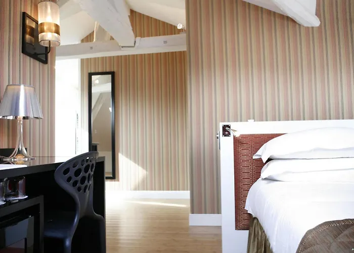 Hotel Opera Opal
